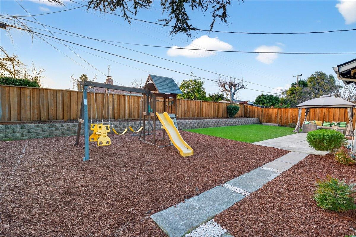 Detail Gallery Image 110 of 130 For 10305 Norwich Ave, Cupertino,  CA 95014 - 4 Beds | 2 Baths