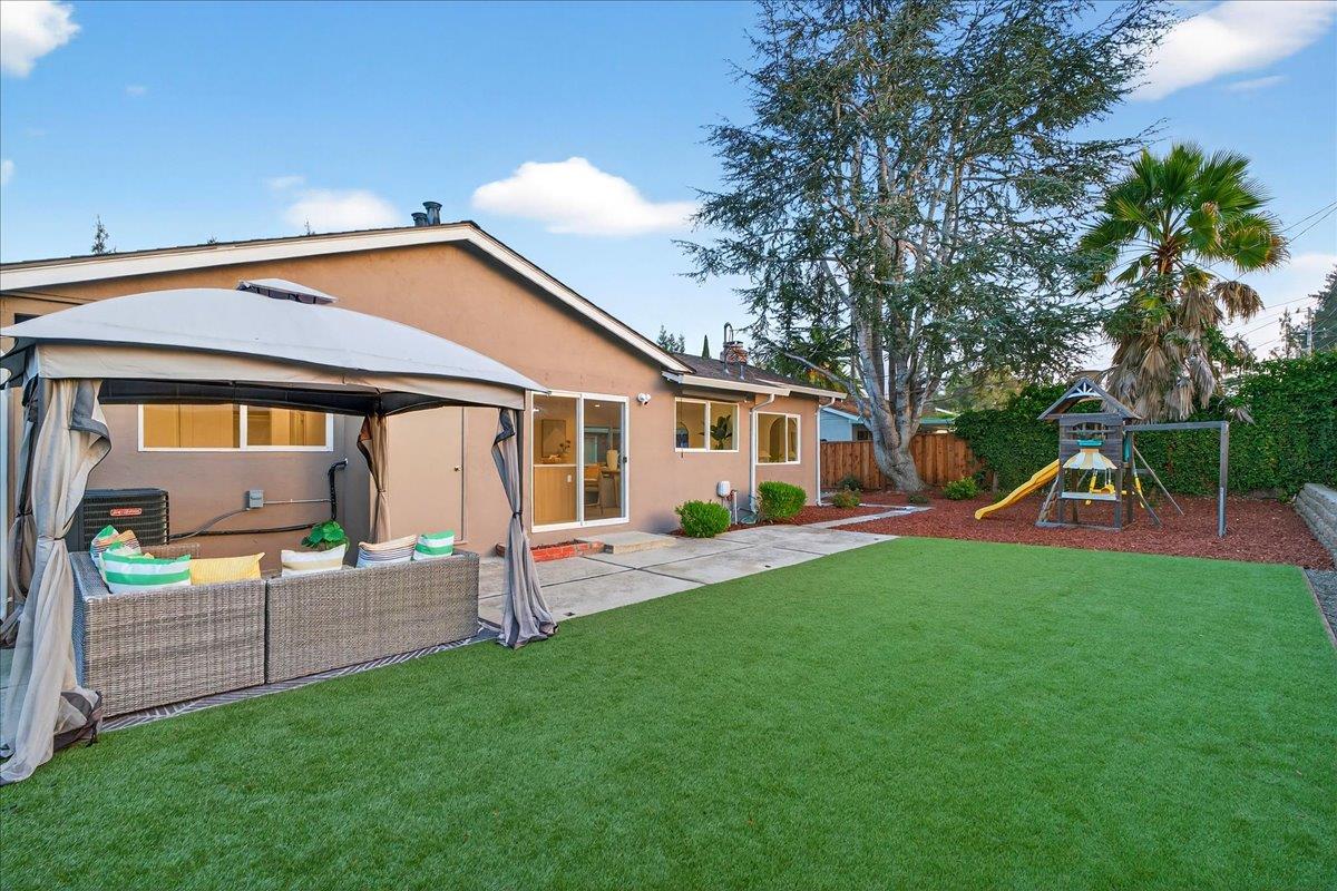 Detail Gallery Image 112 of 130 For 10305 Norwich Ave, Cupertino,  CA 95014 - 4 Beds | 2 Baths