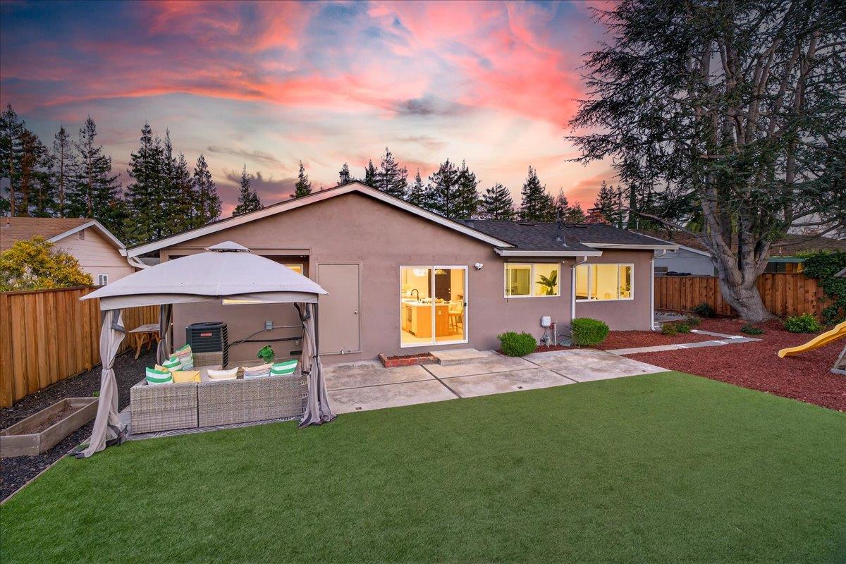 Detail Gallery Image 118 of 130 For 10305 Norwich Ave, Cupertino,  CA 95014 - 4 Beds | 2 Baths