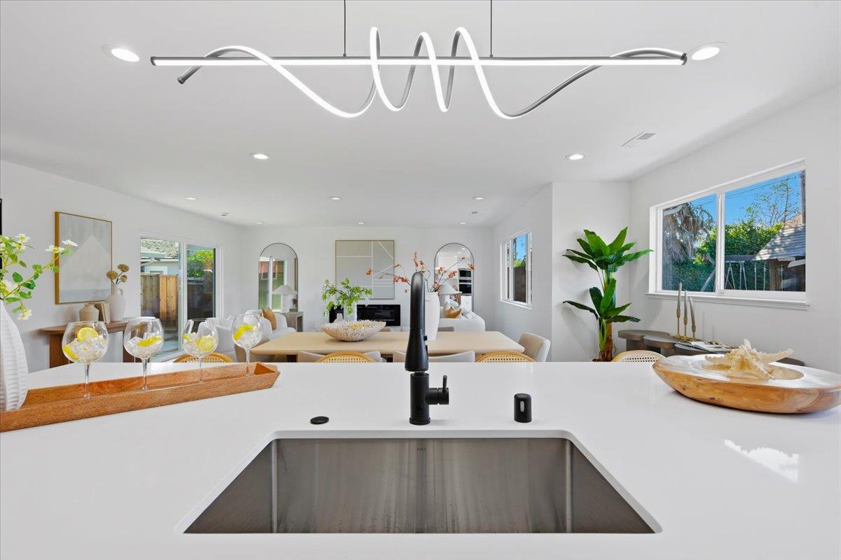 Detail Gallery Image 12 of 130 For 10305 Norwich Ave, Cupertino,  CA 95014 - 4 Beds | 2 Baths