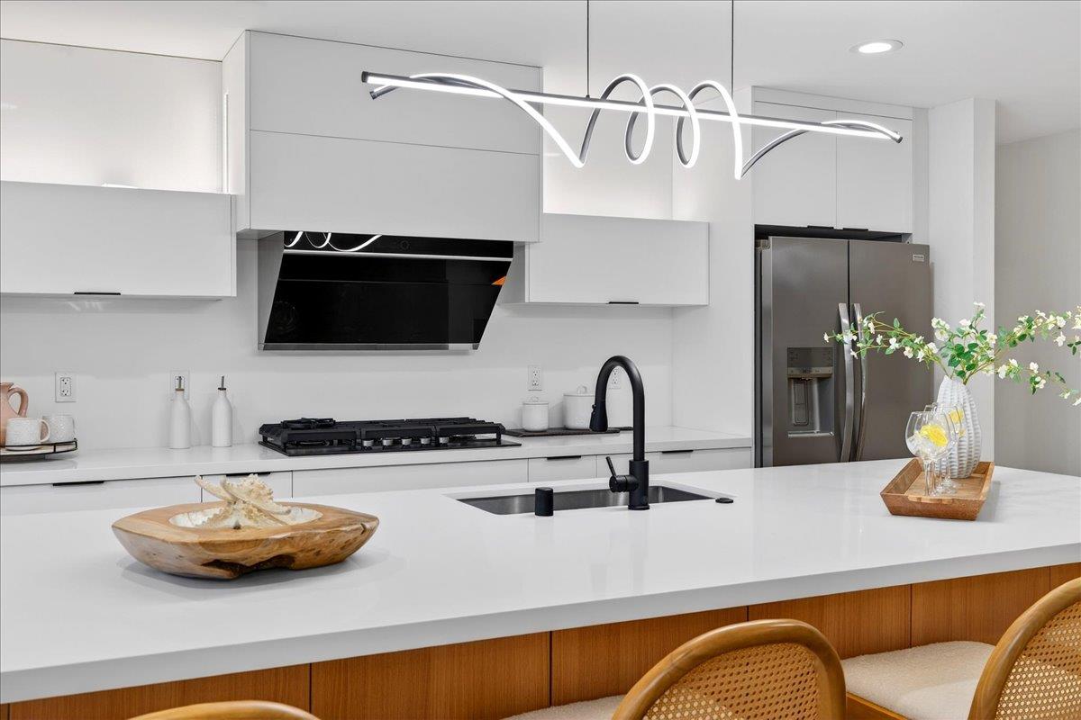 Detail Gallery Image 13 of 130 For 10305 Norwich Ave, Cupertino,  CA 95014 - 4 Beds | 2 Baths