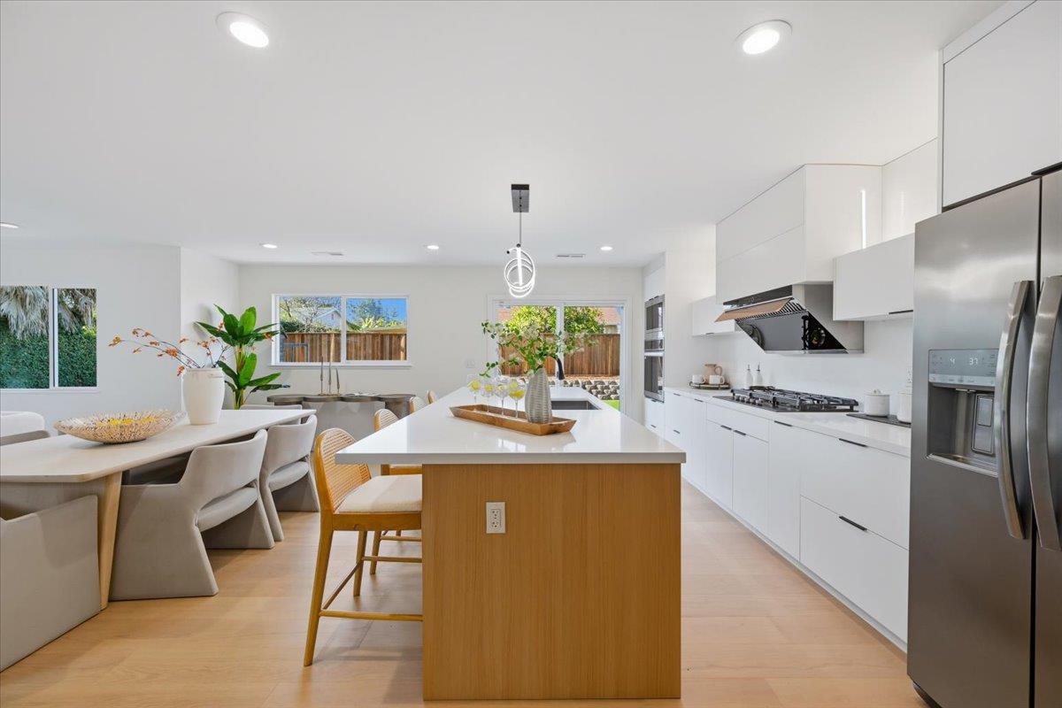 Detail Gallery Image 19 of 130 For 10305 Norwich Ave, Cupertino,  CA 95014 - 4 Beds | 2 Baths