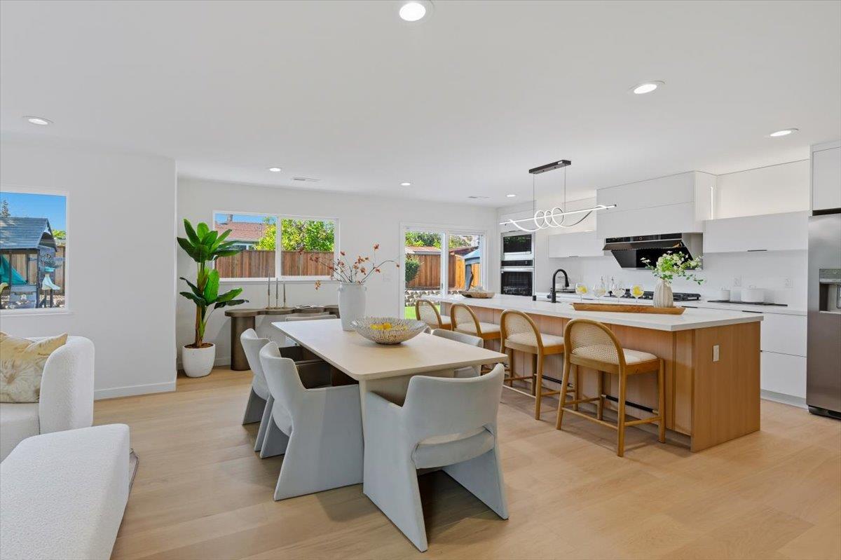 Detail Gallery Image 25 of 130 For 10305 Norwich Ave, Cupertino,  CA 95014 - 4 Beds | 2 Baths