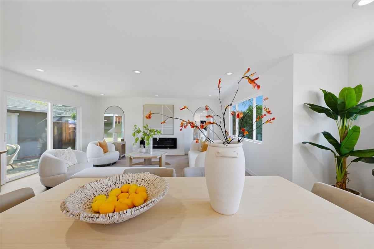 Detail Gallery Image 35 of 130 For 10305 Norwich Ave, Cupertino,  CA 95014 - 4 Beds | 2 Baths