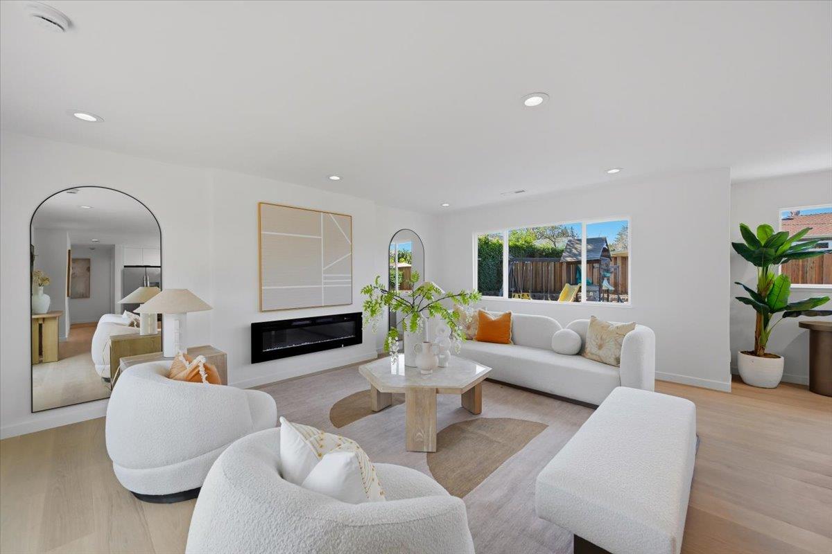 Detail Gallery Image 38 of 130 For 10305 Norwich Ave, Cupertino,  CA 95014 - 4 Beds | 2 Baths