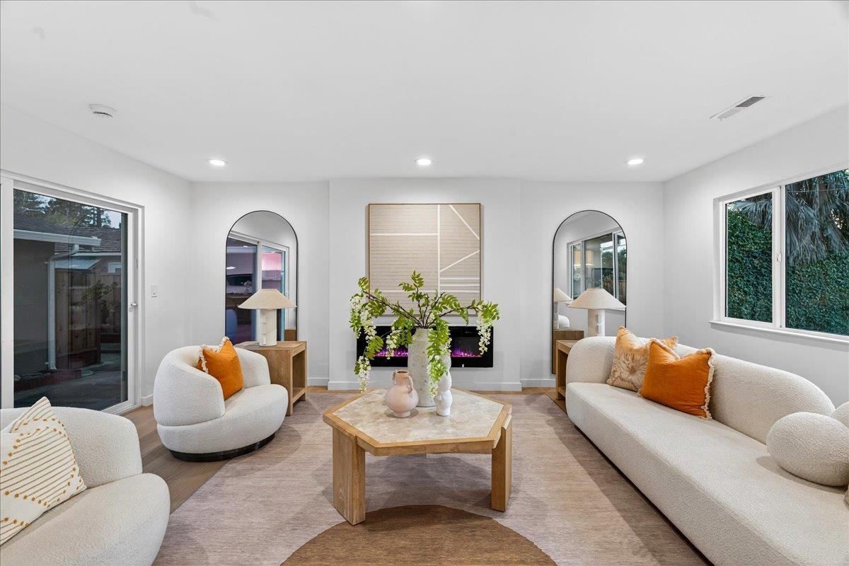 Detail Gallery Image 53 of 130 For 10305 Norwich Ave, Cupertino,  CA 95014 - 4 Beds | 2 Baths