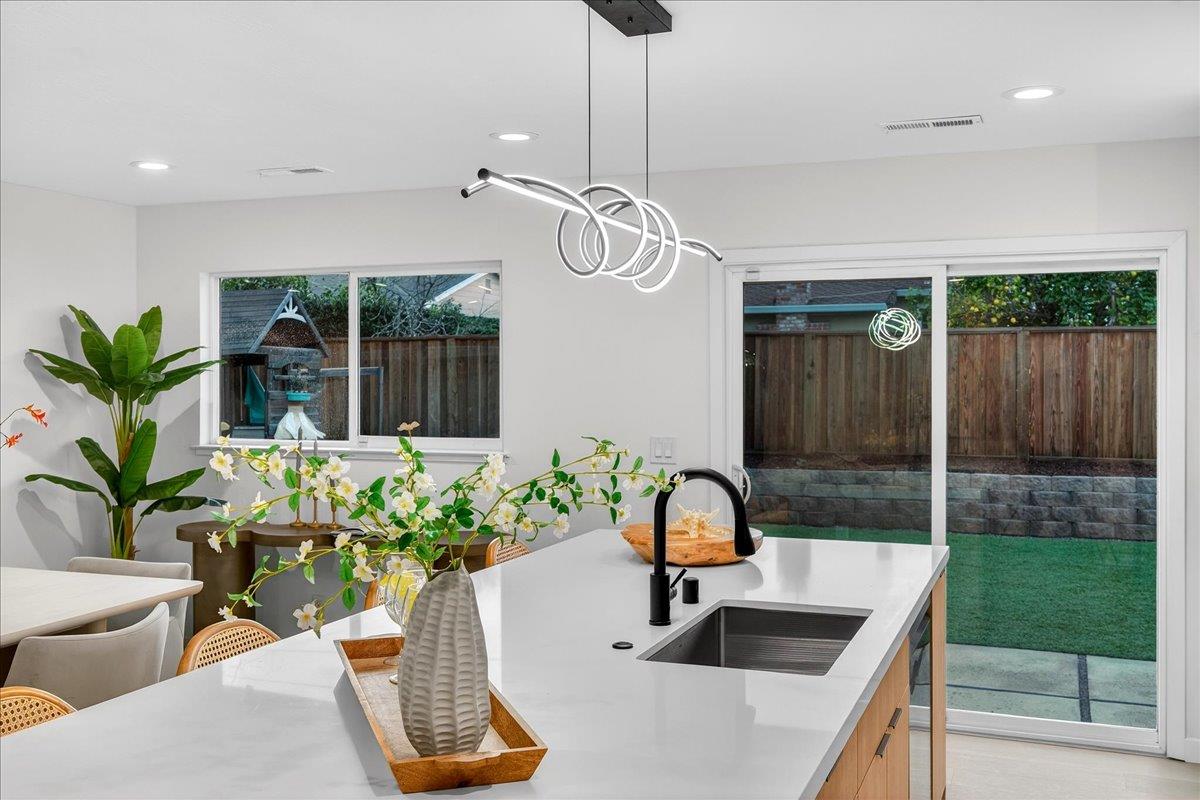 Detail Gallery Image 8 of 130 For 10305 Norwich Ave, Cupertino,  CA 95014 - 4 Beds | 2 Baths