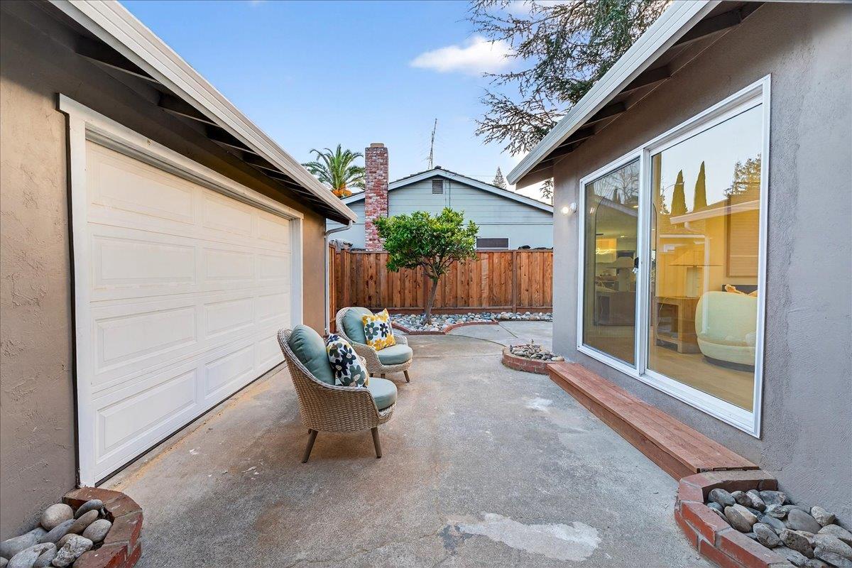 Detail Gallery Image 93 of 130 For 10305 Norwich Ave, Cupertino,  CA 95014 - 4 Beds | 2 Baths