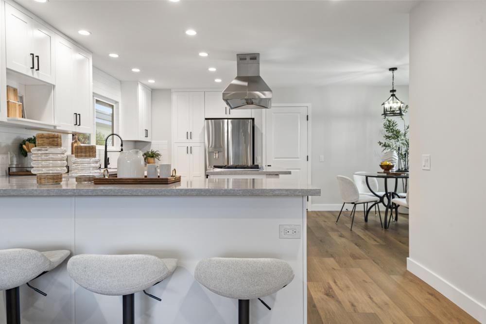 Detail Gallery Image 14 of 66 For 131 Yawl Ct, Foster City,  CA 94404 - 7 Beds | 3 Baths