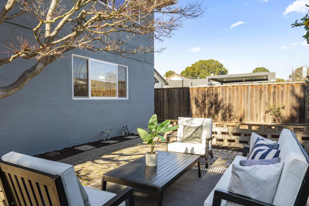 Detail Gallery Image 19 of 66 For 131 Yawl Ct, Foster City,  CA 94404 - 7 Beds | 3 Baths