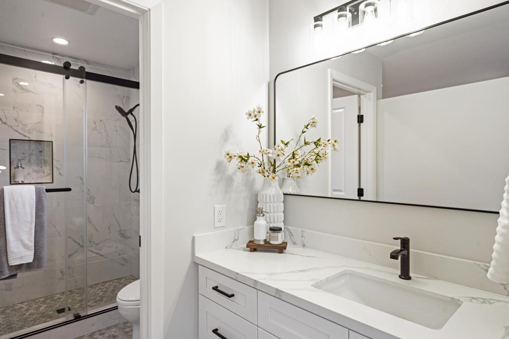 Detail Gallery Image 25 of 66 For 131 Yawl Ct, Foster City,  CA 94404 - 7 Beds | 3 Baths