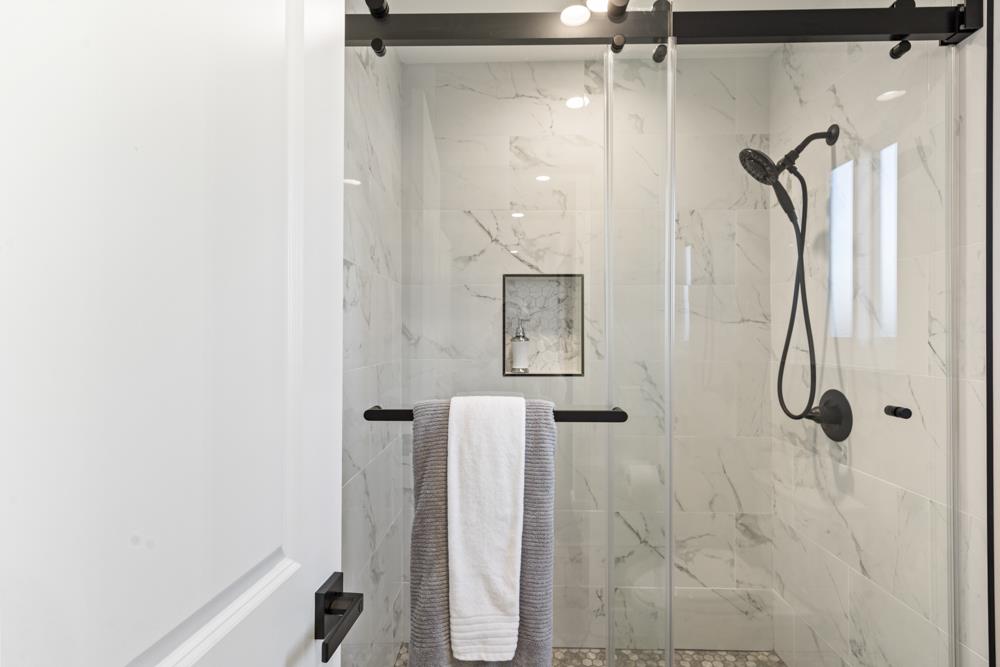 Detail Gallery Image 26 of 66 For 131 Yawl Ct, Foster City,  CA 94404 - 7 Beds | 3 Baths