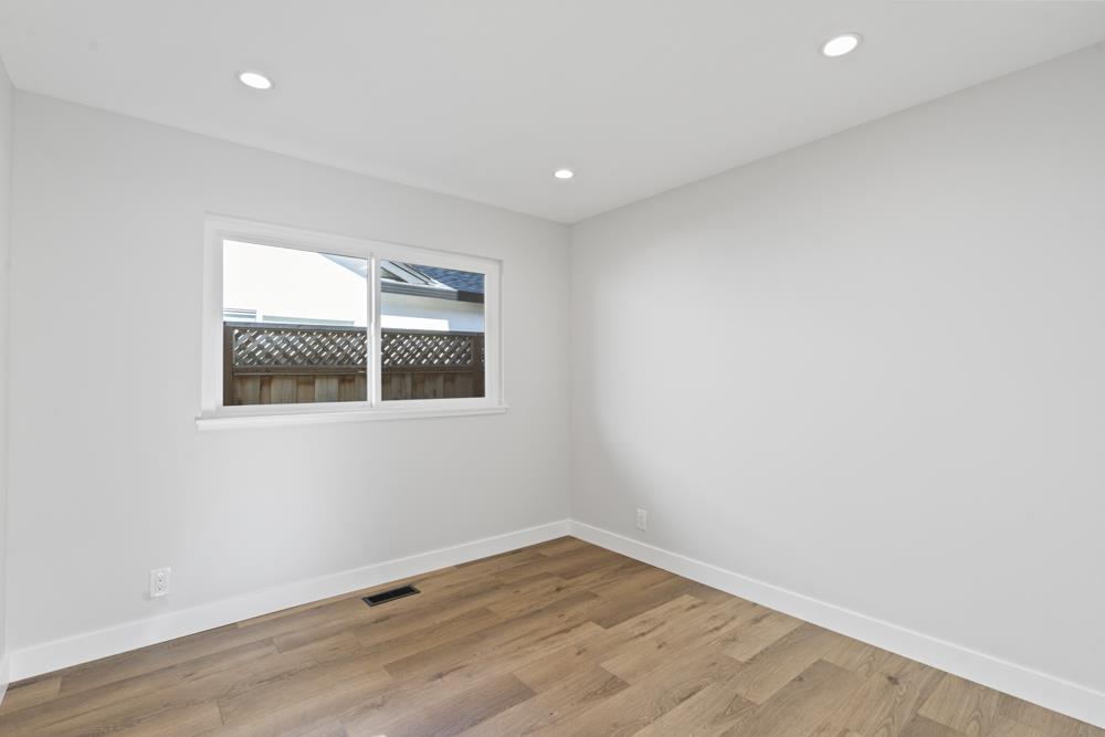 Detail Gallery Image 27 of 66 For 131 Yawl Ct, Foster City,  CA 94404 - 7 Beds | 3 Baths