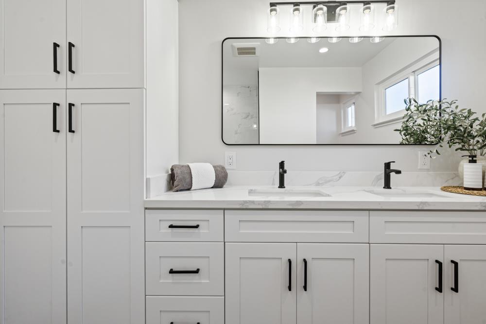 Detail Gallery Image 34 of 66 For 131 Yawl Ct, Foster City,  CA 94404 - 7 Beds | 3 Baths