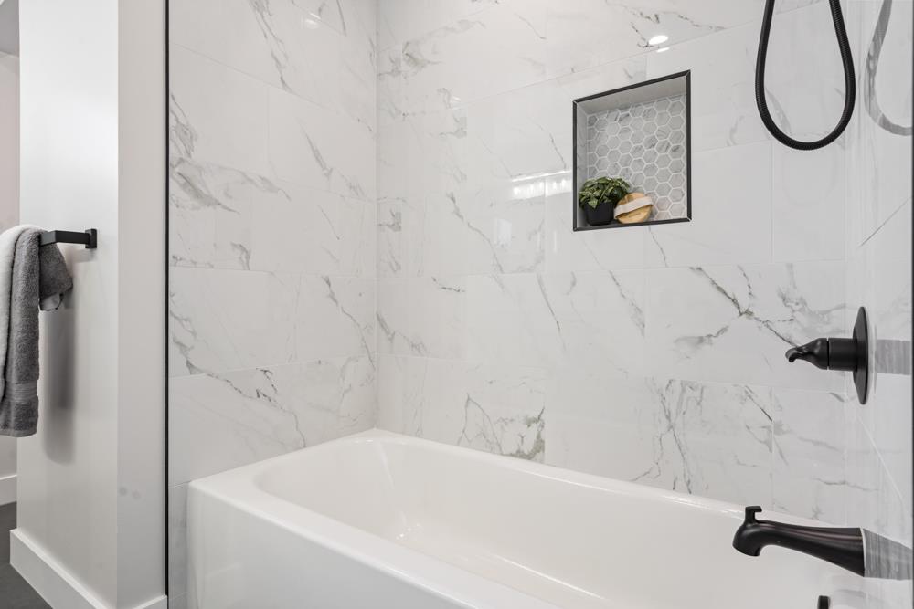 Detail Gallery Image 36 of 66 For 131 Yawl Ct, Foster City,  CA 94404 - 7 Beds | 3 Baths