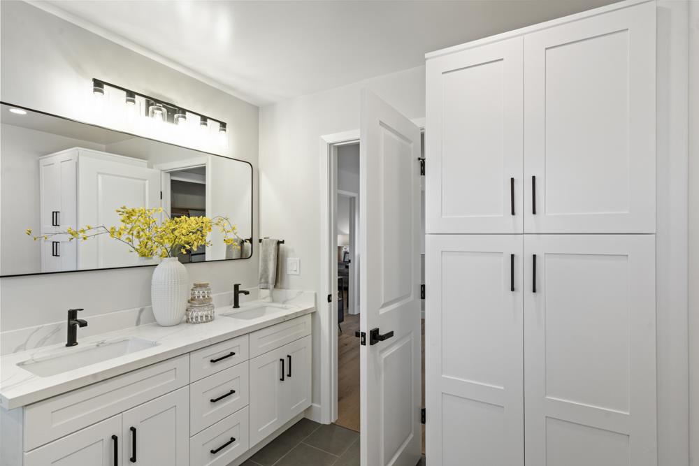 Detail Gallery Image 52 of 66 For 131 Yawl Ct, Foster City,  CA 94404 - 7 Beds | 3 Baths