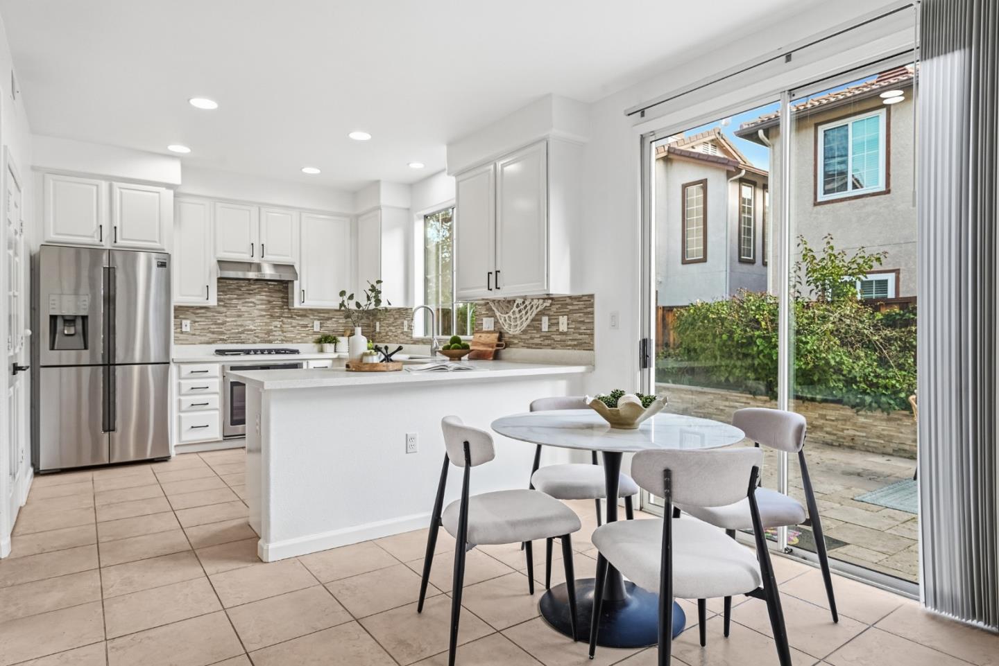 Detail Gallery Image 14 of 34 For 2764 Bungalow Ct, San Jose,  CA 95125 - 4 Beds | 2/1 Baths