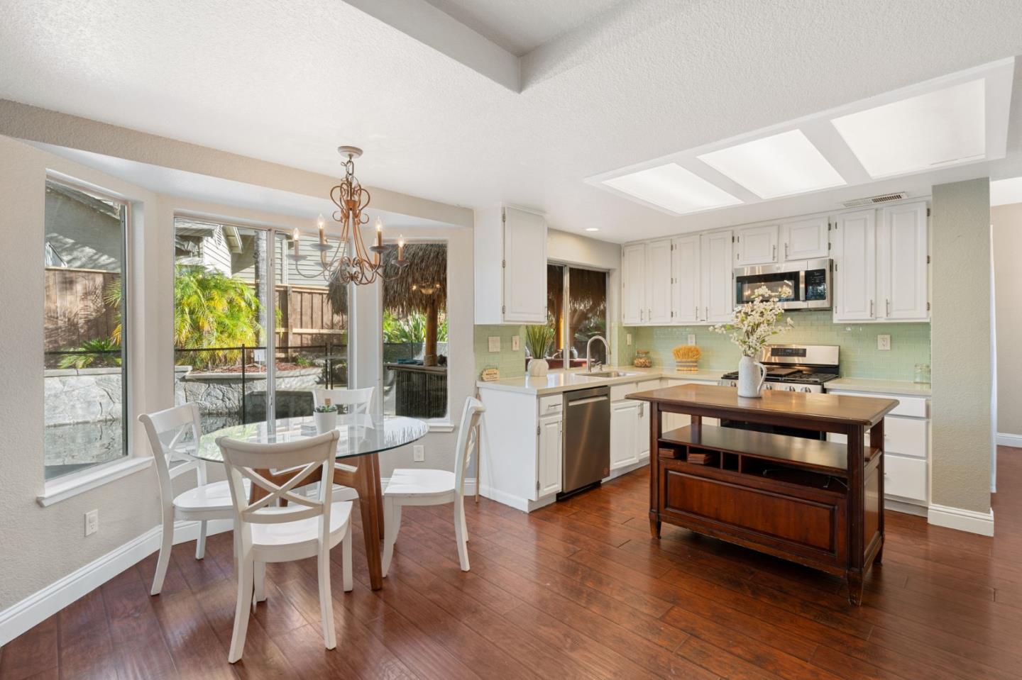 Detail Gallery Image 11 of 30 For 3335 Sandalwood Rd, Rocklin,  CA 95765 - 4 Beds | 2/1 Baths