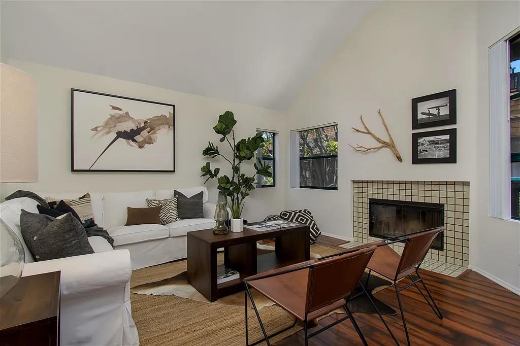 Front Image Thumbnail for ML82032064