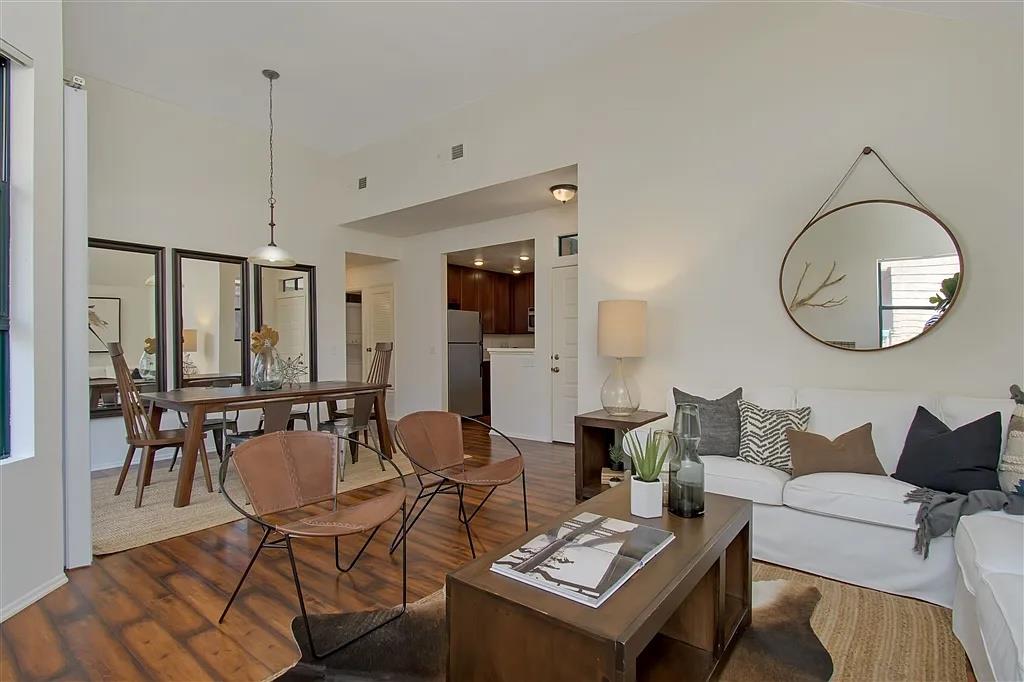 Detail Gallery Image 3 of 14 For 4435 Nobel Dr, San Diego,  CA 92122 - 2 Beds | 2 Baths