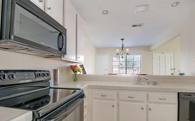 Detail Gallery Image 10 of 14 For 4225 Porte De Palmas, San Diego,  CA 92122 - 2 Beds | 1 Baths