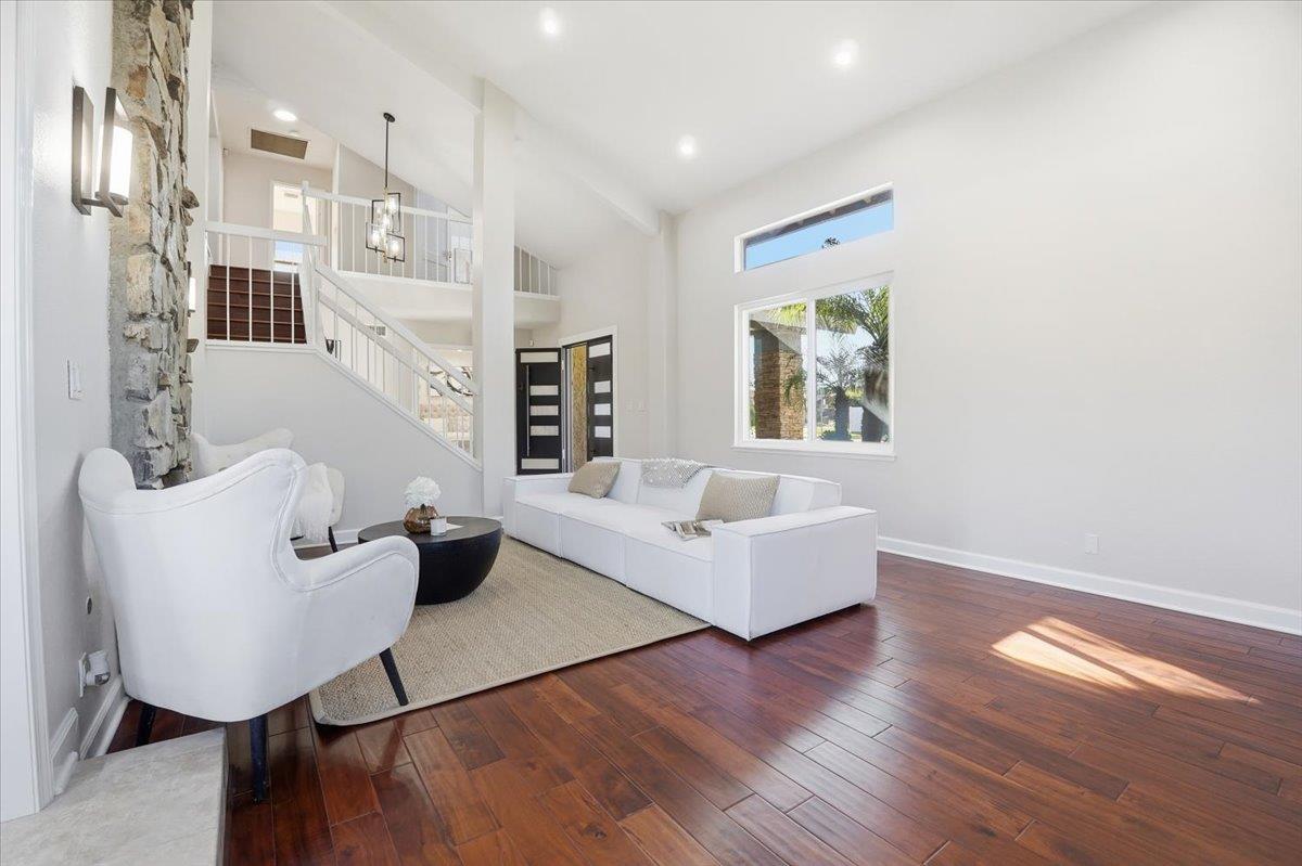 Detail Gallery Image 11 of 42 For 18874 Mount Cimarron St, Fountain Valley,  CA 92708 - 4 Beds | 3 Baths