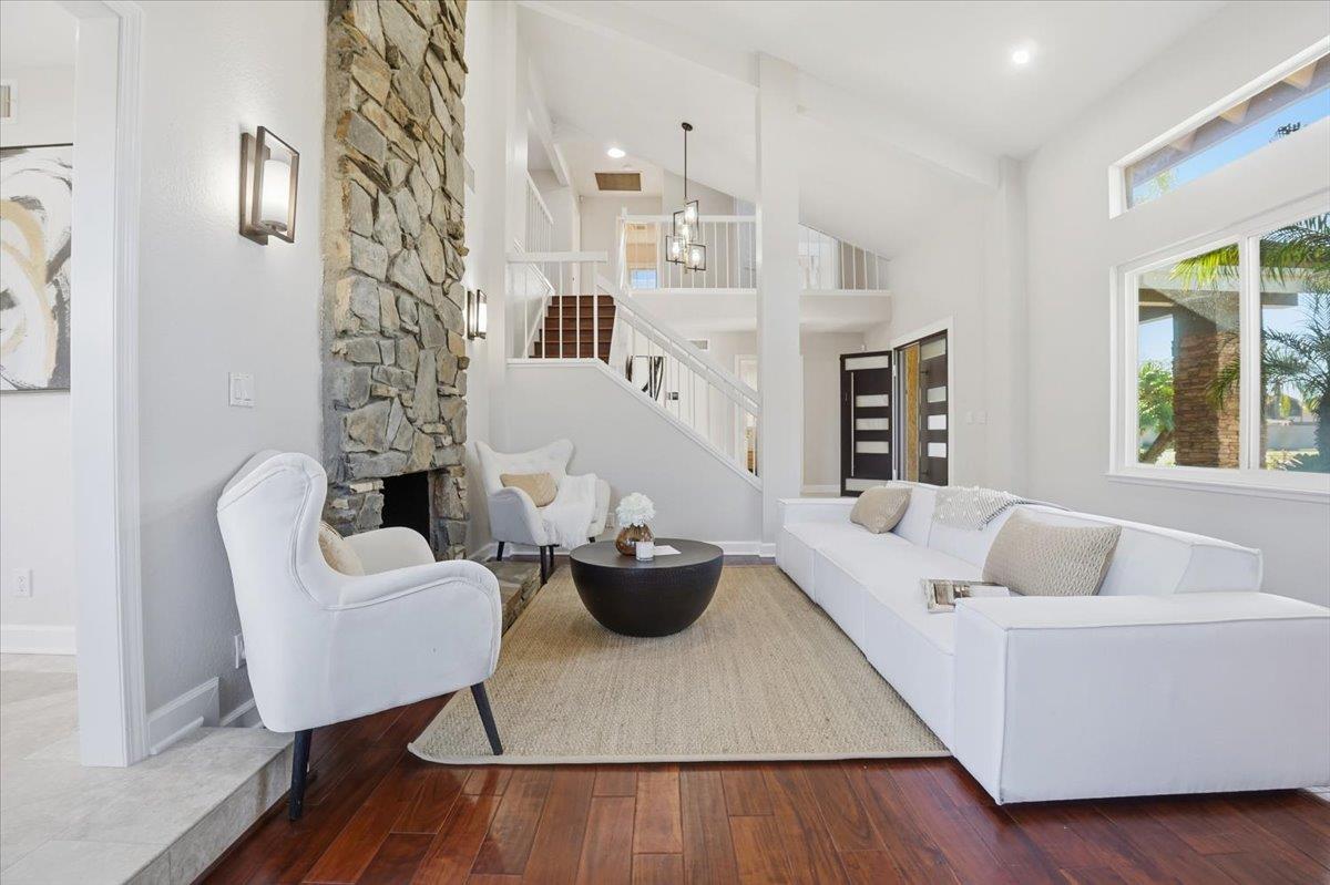 Detail Gallery Image 13 of 42 For 18874 Mount Cimarron St, Fountain Valley,  CA 92708 - 4 Beds | 3 Baths