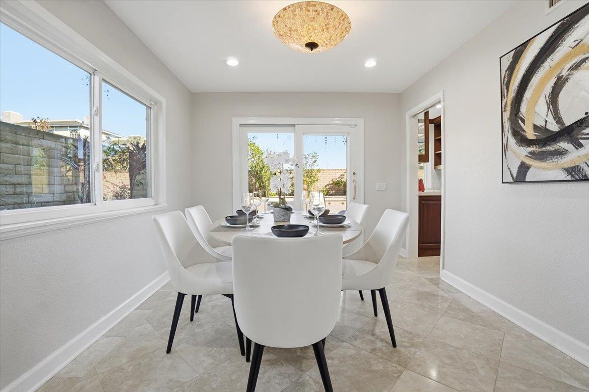 Detail Gallery Image 14 of 42 For 18874 Mount Cimarron St, Fountain Valley,  CA 92708 - 4 Beds | 3 Baths