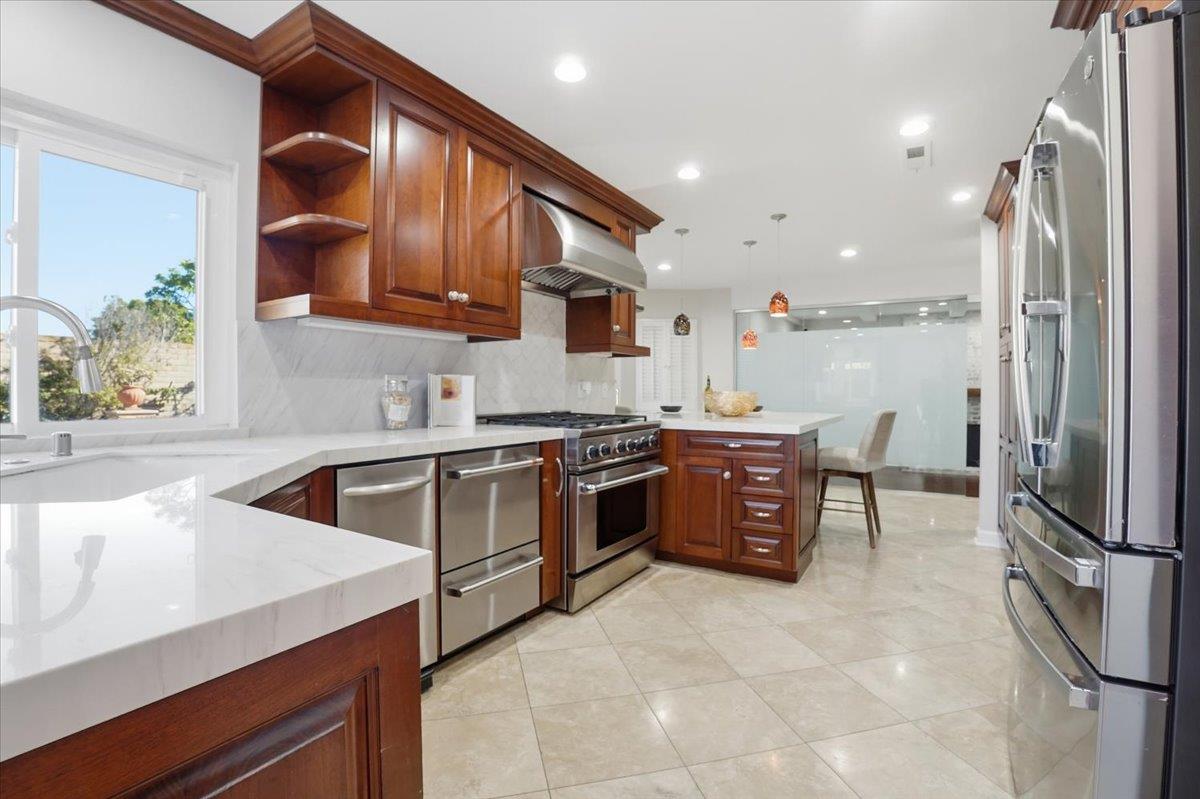 Detail Gallery Image 17 of 42 For 18874 Mount Cimarron St, Fountain Valley,  CA 92708 - 4 Beds | 3 Baths