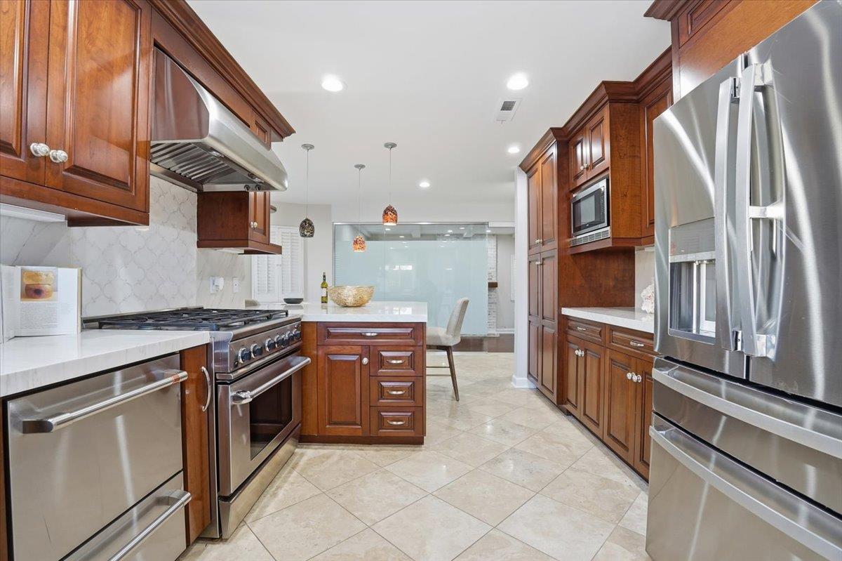 Detail Gallery Image 18 of 42 For 18874 Mount Cimarron St, Fountain Valley,  CA 92708 - 4 Beds | 3 Baths