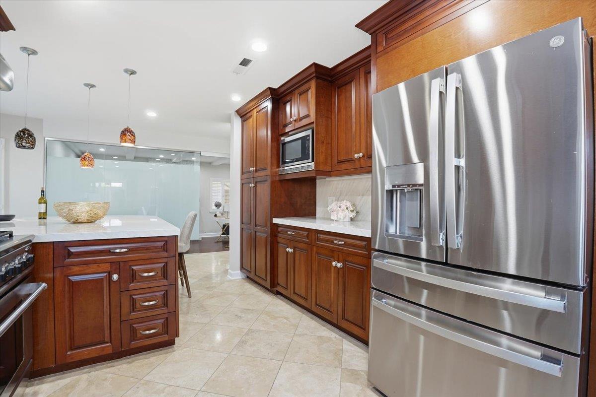 Detail Gallery Image 19 of 42 For 18874 Mount Cimarron St, Fountain Valley,  CA 92708 - 4 Beds | 3 Baths