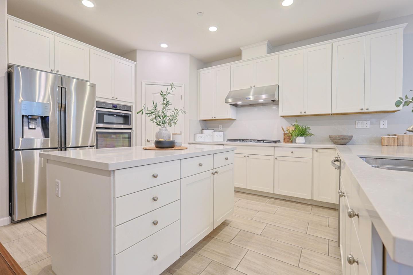 Detail Gallery Image 8 of 33 For 5331 Cowboy Ct, Fremont,  CA 94555 - 4 Beds | 2/1 Baths