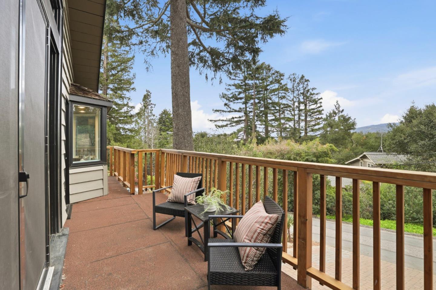 Detail Gallery Image 10 of 42 For 16 Tynan Way, Portola Valley,  CA 94028 - 3 Beds | 2 Baths