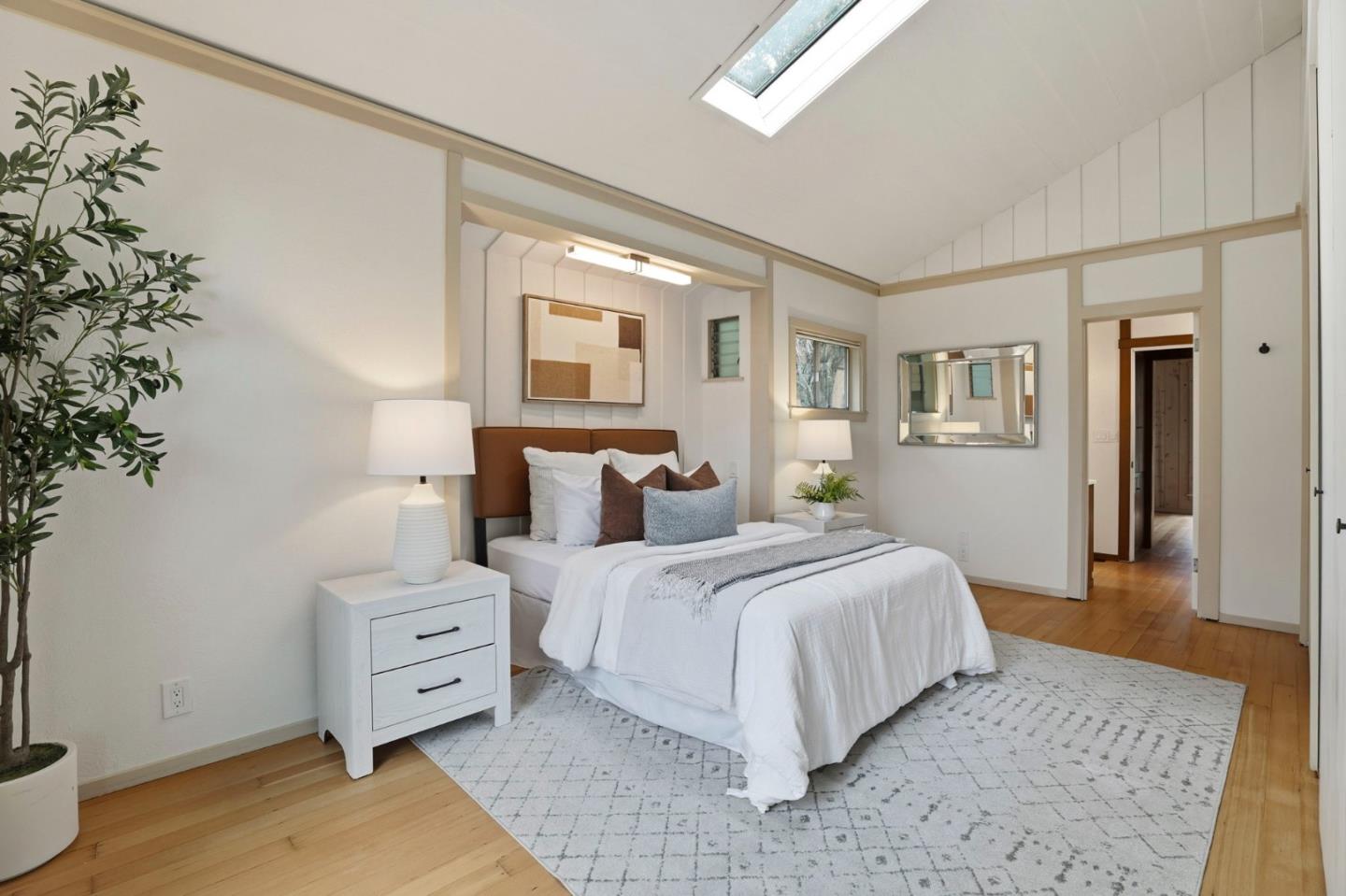 Detail Gallery Image 22 of 42 For 16 Tynan Way, Portola Valley,  CA 94028 - 3 Beds | 2 Baths