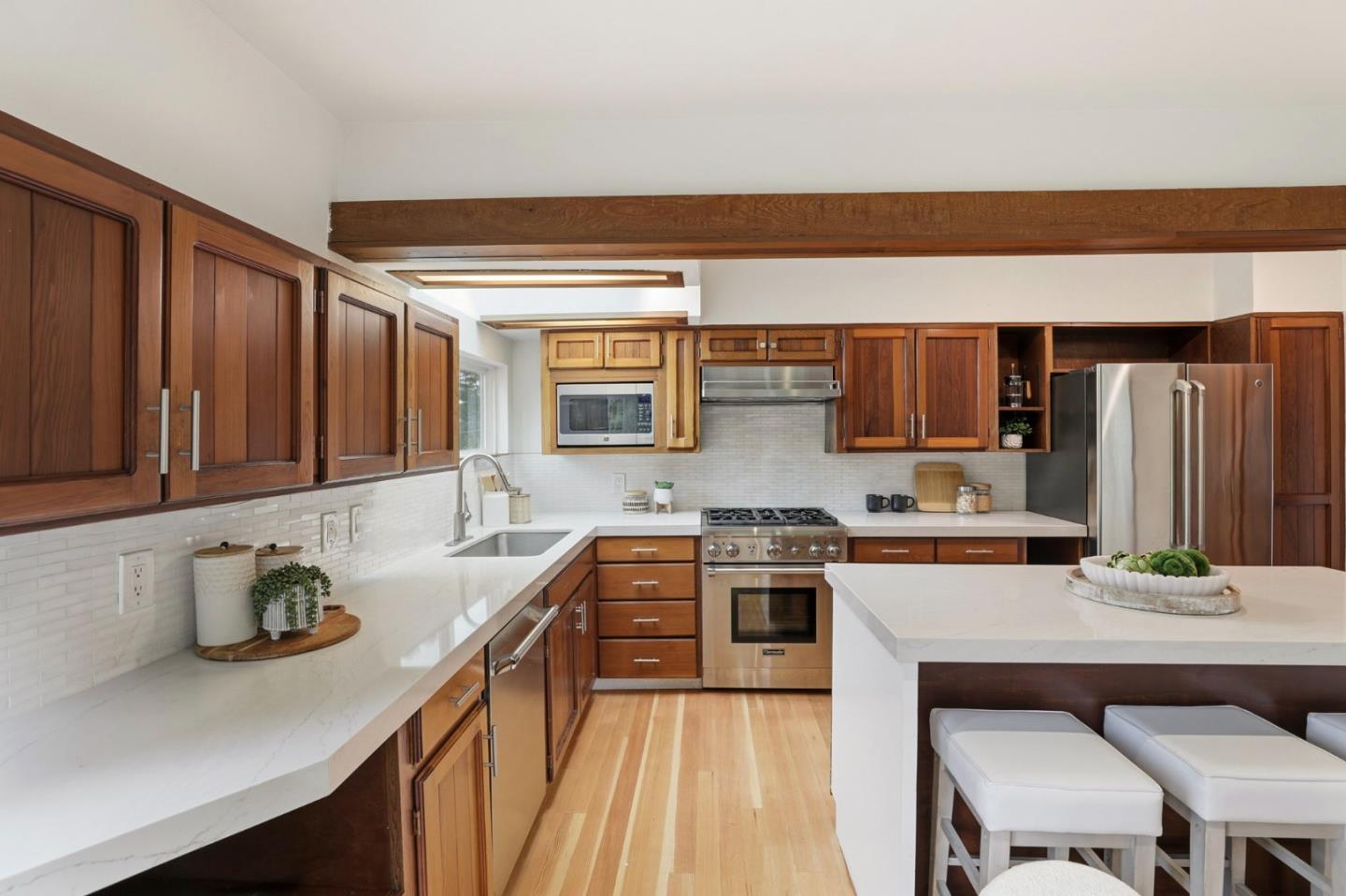 Detail Gallery Image 26 of 42 For 16 Tynan Way, Portola Valley,  CA 94028 - 3 Beds | 2 Baths