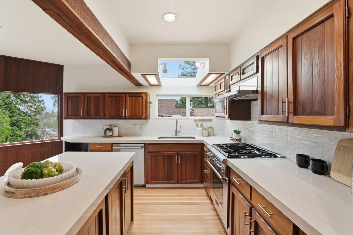 Detail Gallery Image 28 of 42 For 16 Tynan Way, Portola Valley,  CA 94028 - 3 Beds | 2 Baths