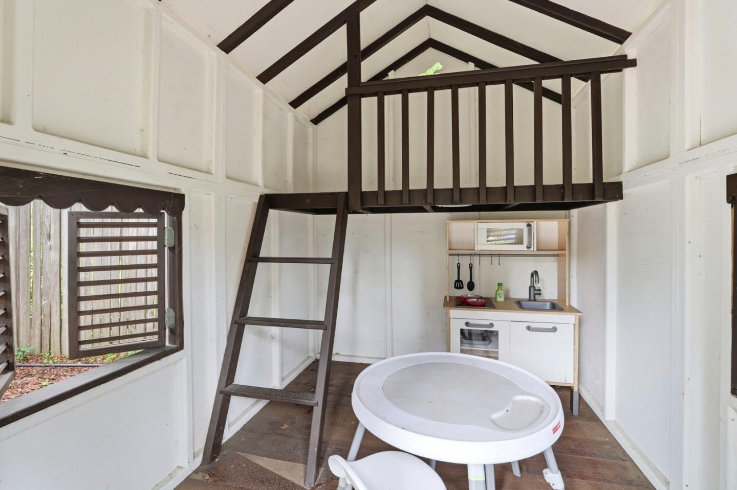 Detail Gallery Image 3 of 42 For 16 Tynan Way, Portola Valley,  CA 94028 - 3 Beds | 2 Baths