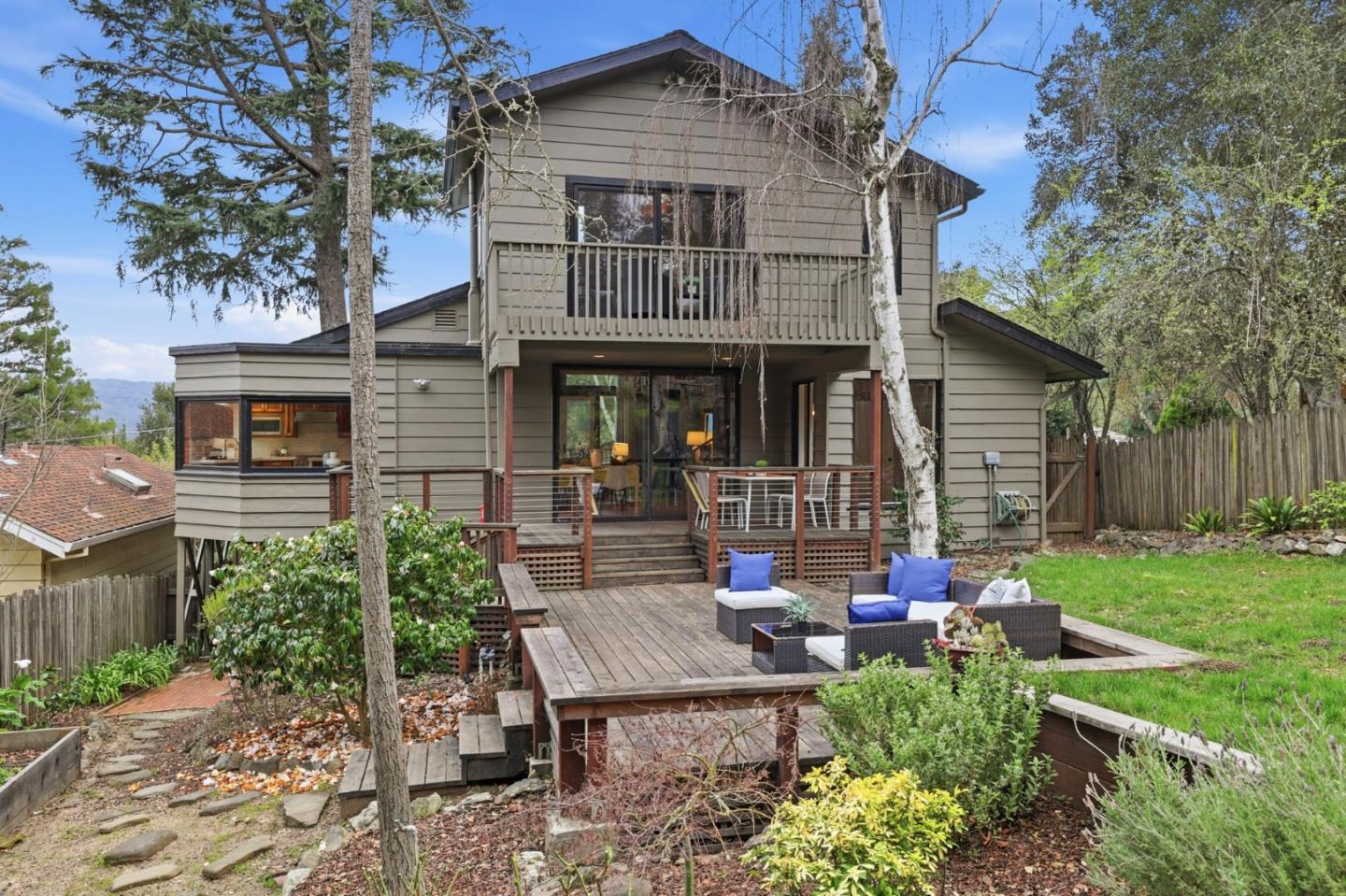Detail Gallery Image 5 of 42 For 16 Tynan Way, Portola Valley,  CA 94028 - 3 Beds | 2 Baths