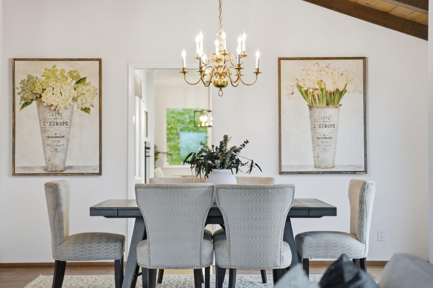 Detail Gallery Image 13 of 61 For 27769 Edgerton Rd, Los Altos Hills,  CA 94022 - 5 Beds | 3/1 Baths