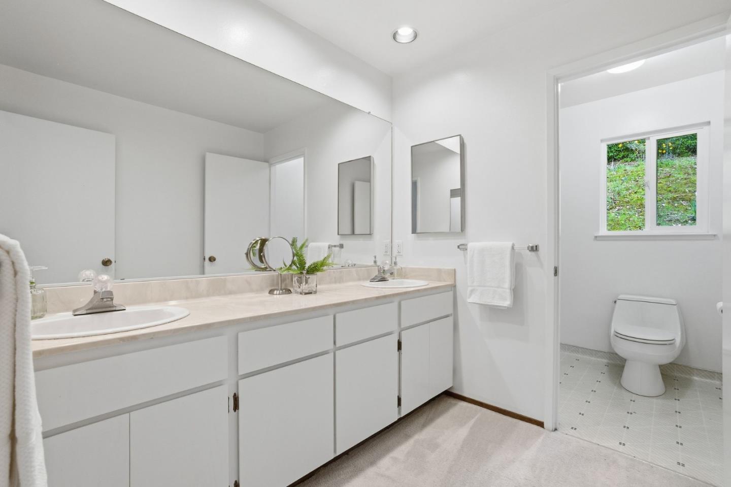 Detail Gallery Image 23 of 61 For 27769 Edgerton Rd, Los Altos Hills,  CA 94022 - 5 Beds | 3/1 Baths