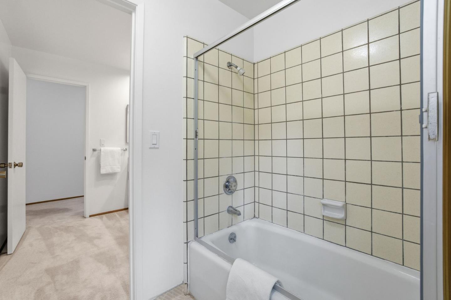 Detail Gallery Image 24 of 61 For 27769 Edgerton Rd, Los Altos Hills,  CA 94022 - 5 Beds | 3/1 Baths