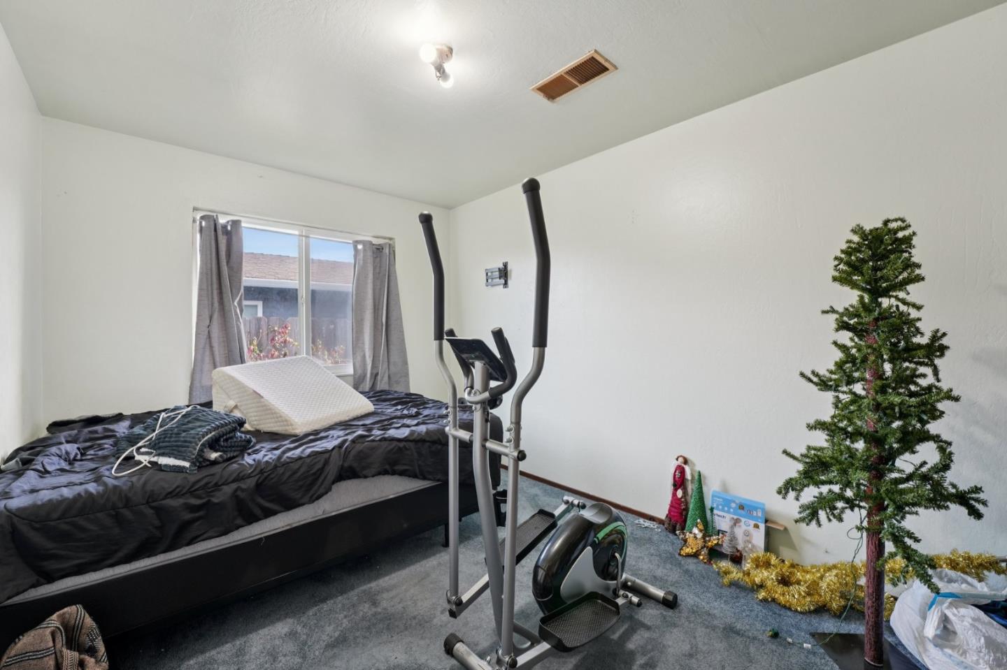 Detail Gallery Image 16 of 28 For 559 E Alvin Dr, Salinas,  CA 93906 - 3 Beds | 2 Baths