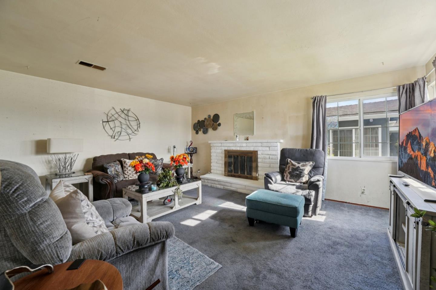 Detail Gallery Image 6 of 28 For 559 E Alvin Dr, Salinas,  CA 93906 - 3 Beds | 2 Baths