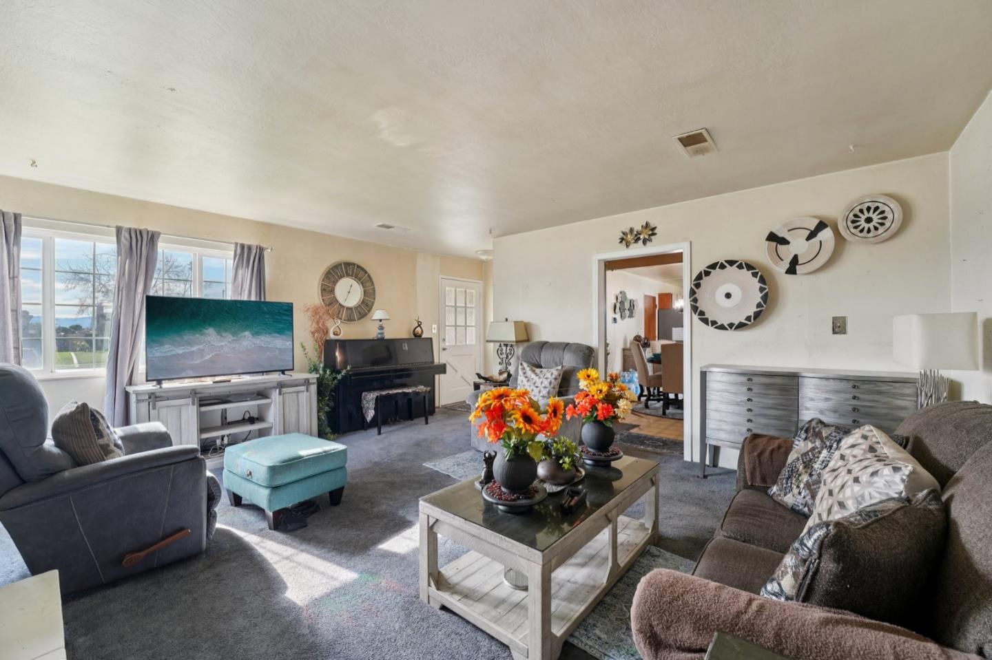 Detail Gallery Image 7 of 28 For 559 E Alvin Dr, Salinas,  CA 93906 - 3 Beds | 2 Baths