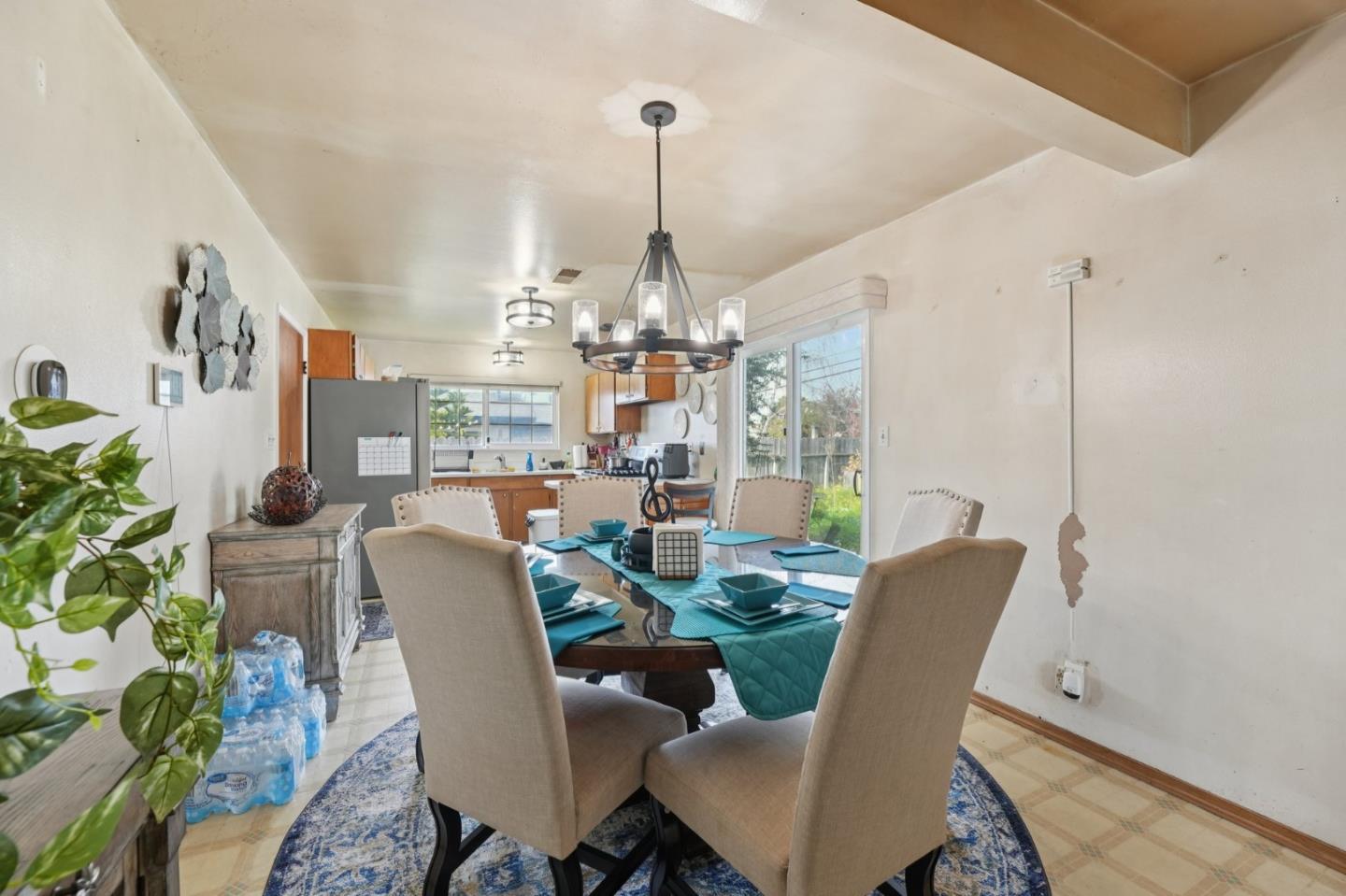 Detail Gallery Image 9 of 28 For 559 E Alvin Dr, Salinas,  CA 93906 - 3 Beds | 2 Baths