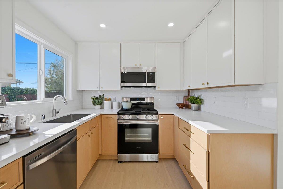 Detail Gallery Image 19 of 53 For 6328 Zulmida Ave, Newark,  CA 94560 - 4 Beds | 2 Baths