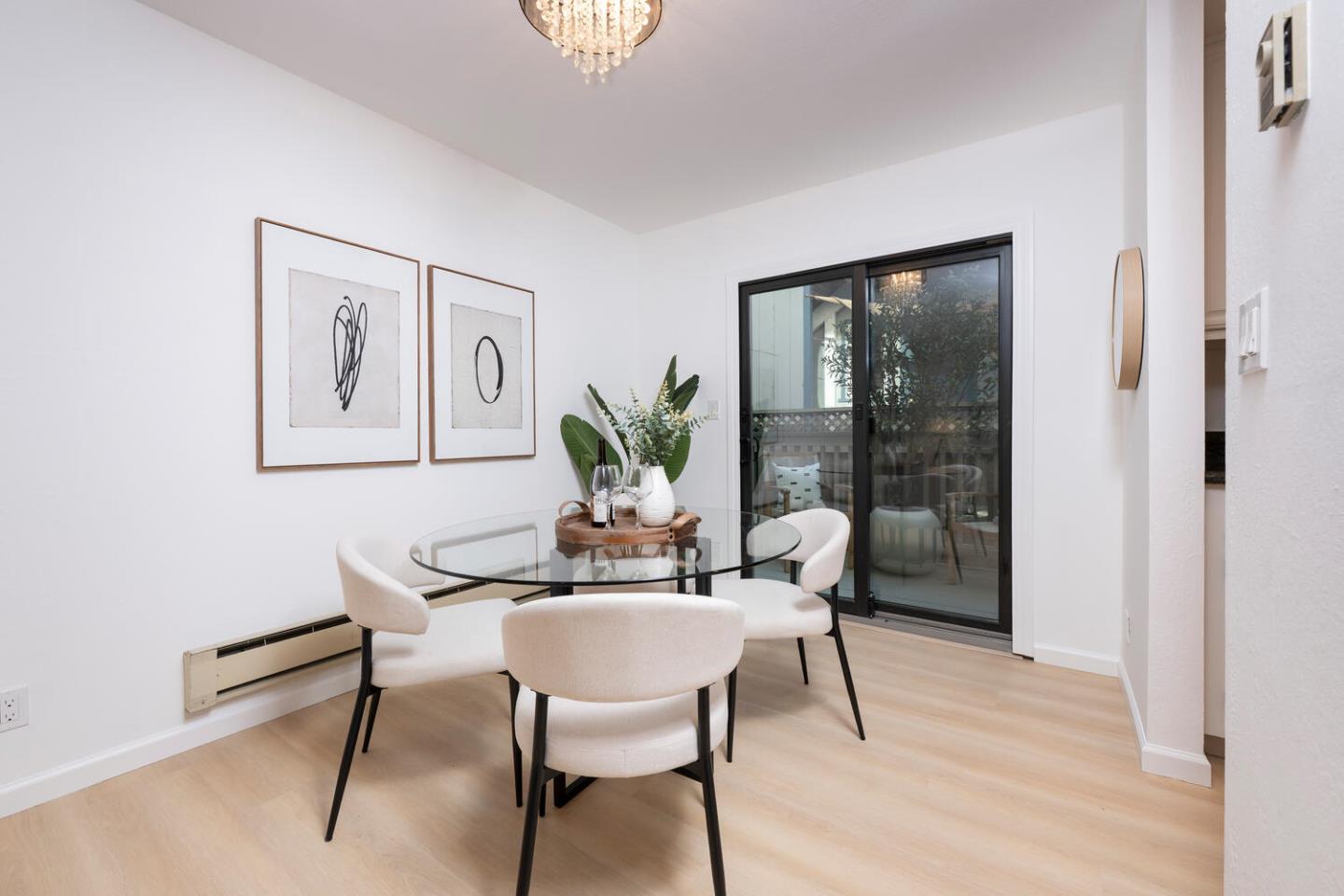 Detail Gallery Image 12 of 35 For 733 Fairfield Rd #10,  Burlingame,  CA 94010 - 2 Beds | 2/1 Baths