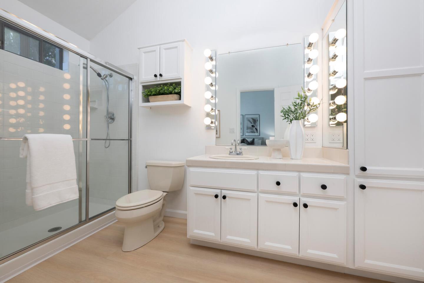 Detail Gallery Image 19 of 35 For 733 Fairfield Rd #10,  Burlingame,  CA 94010 - 2 Beds | 2/1 Baths