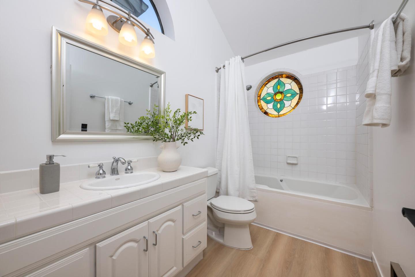 Detail Gallery Image 22 of 35 For 733 Fairfield Rd #10,  Burlingame,  CA 94010 - 2 Beds | 2/1 Baths