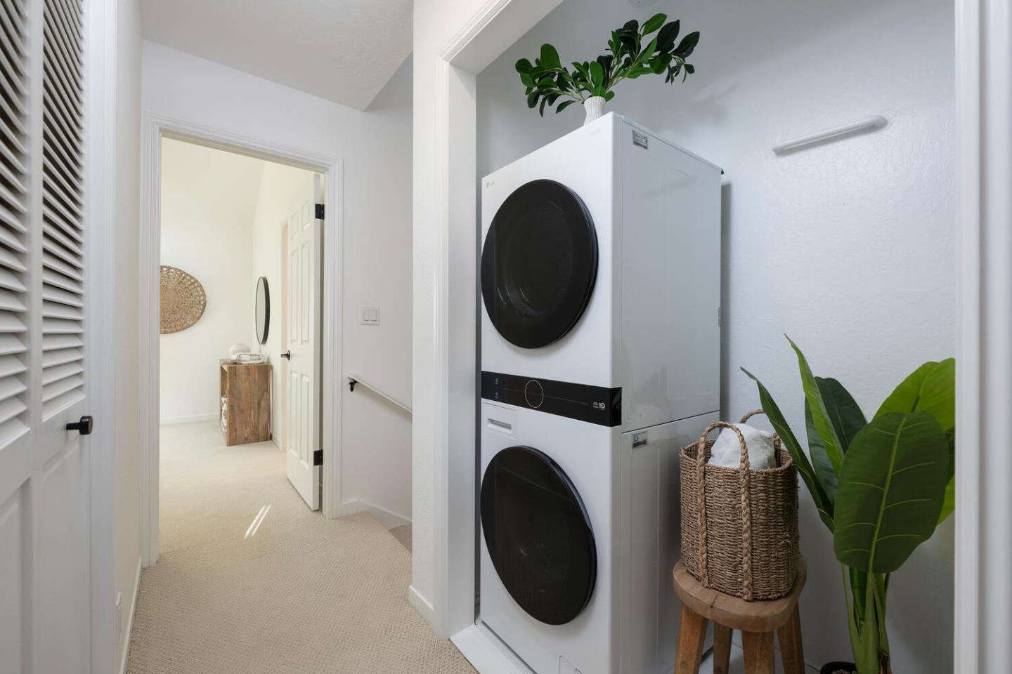 Detail Gallery Image 24 of 35 For 733 Fairfield Rd #10,  Burlingame,  CA 94010 - 2 Beds | 2/1 Baths